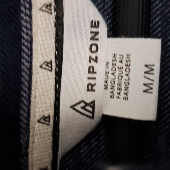 MEN'S RIPZONE HOODIE SIZE MEDIUM - Picture 3 of 4